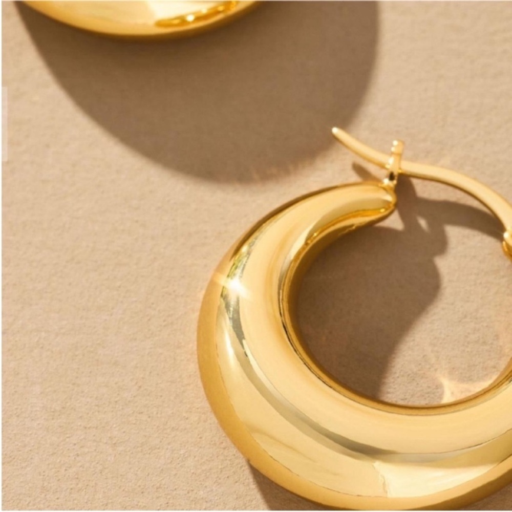 New! Anthropologie Becca Gold Lightweight Hoop Earrings (3027) NWOT - Picture 2 of 5
